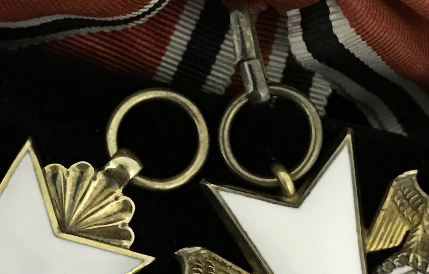 Figure 4: Suspension comparison (Grand Cross 1st type to the left, 2nd type to the right)